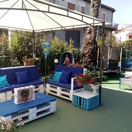 Beb I Delfini Di Casa Paola Bed & Breakfast Mascali Exterior photo